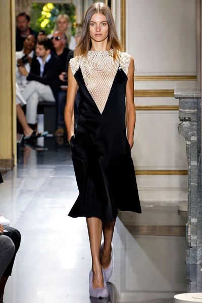 Look 13